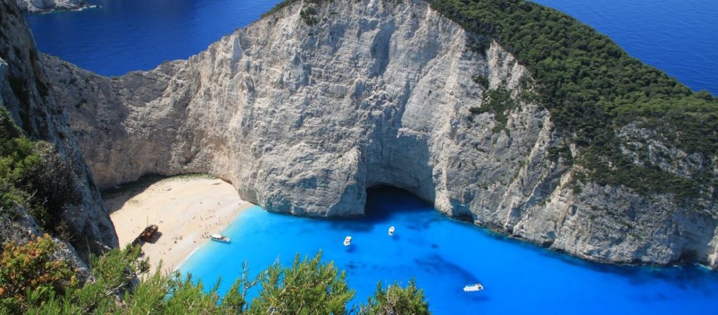 Ζάκυνθος – Εξαπάτησαν τη βασιλική οικογένεια του Κατάρ: Της πούλησαν 15.000 στρέμματα δίπλα από το Ναυάγιο