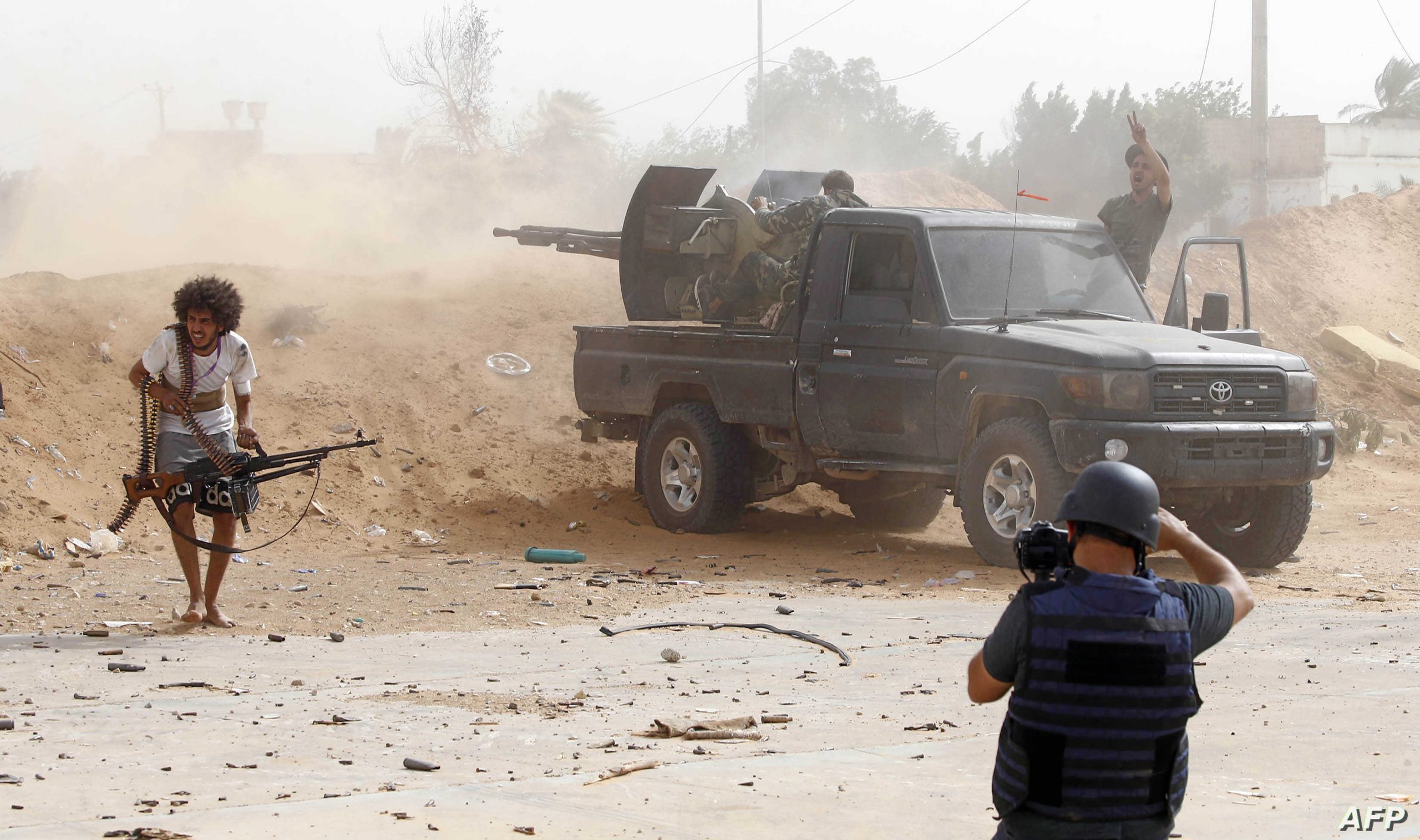 Γαλλία, Ιταλία και Γερμανία απευθύνουν έκκληση να ανασταλούν οι εχθροπραξίες στη Λιβύη