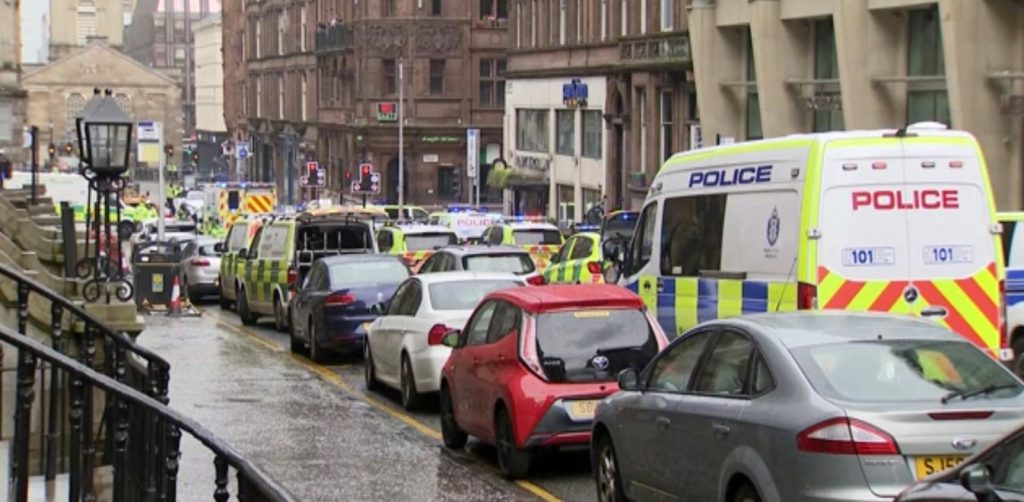 Επίθεση στη Γλασκώβη: «Δεν αντιμετωπίζεται ως τρομοκρατική» λέει η αστυνομία