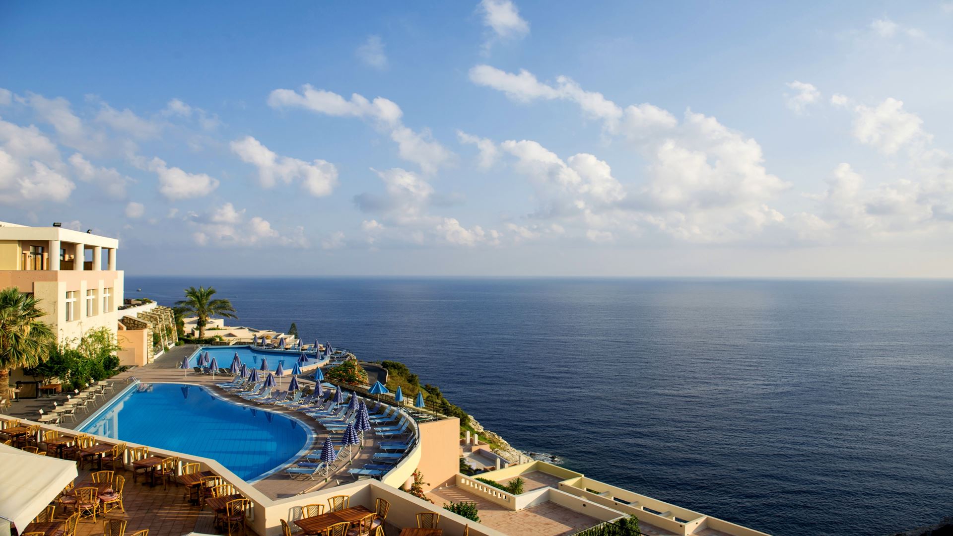 Λίστα: Αυτά είναι τα 62 ξενοδοχεία καραντίνας στην Ελλάδα
