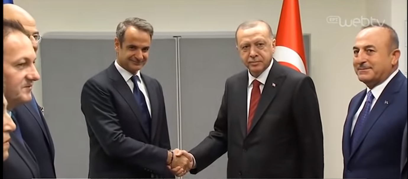 «Γονατιστοί» στις διαπραγματεύσεις με Τουρκία: Την χειρότερη στιγμή η Αθήνα ξεκίνησε συζητήσεις με την Άγκυρα