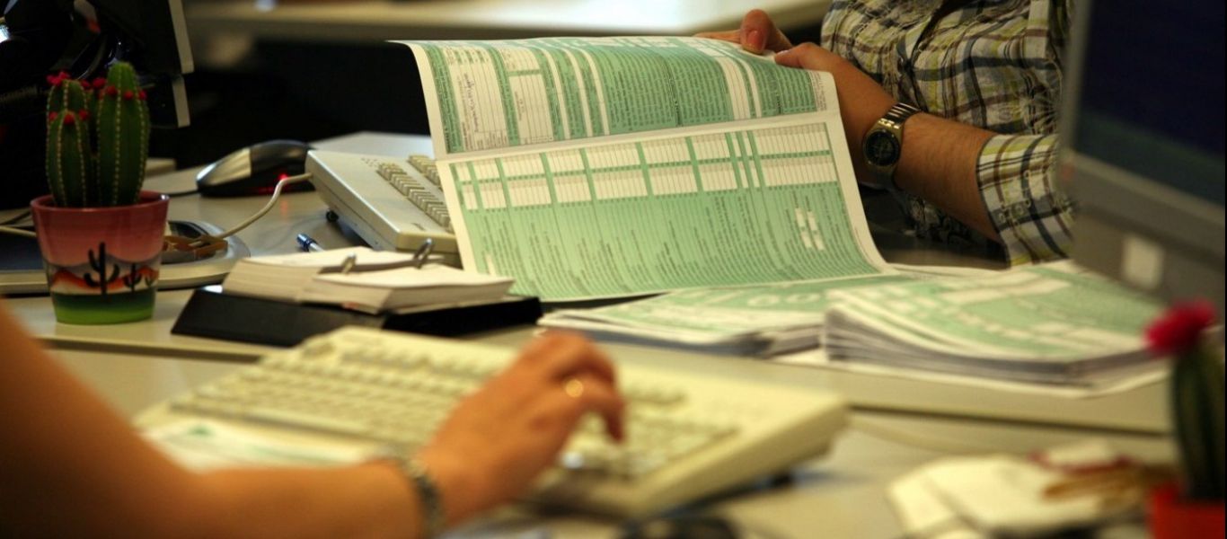 Εφορία: Στο «τραπέζι» νέα παράταση στην υποβολή των φορολογικών δηλώσεων