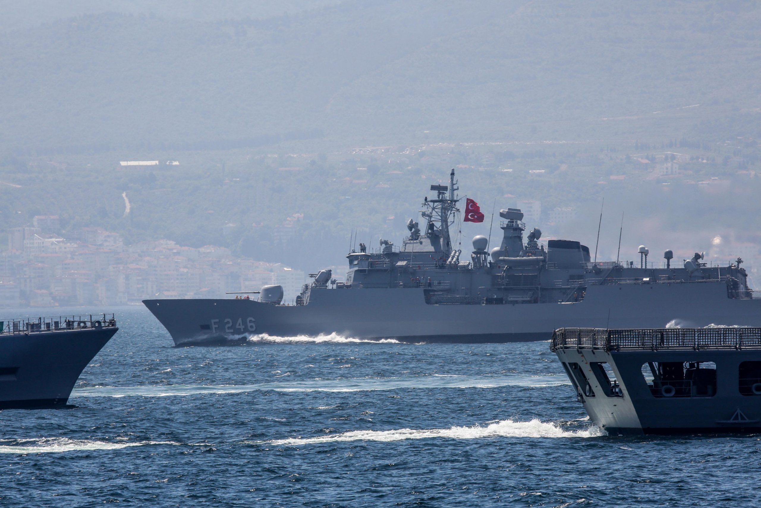 Αλβανικό δημοσίευμα: «Η Ελλάδα απειλεί να βυθίσει πλοίο, έρχεται η σκληρή απάντηση της Τουρκίας στο Αιγαίο»
