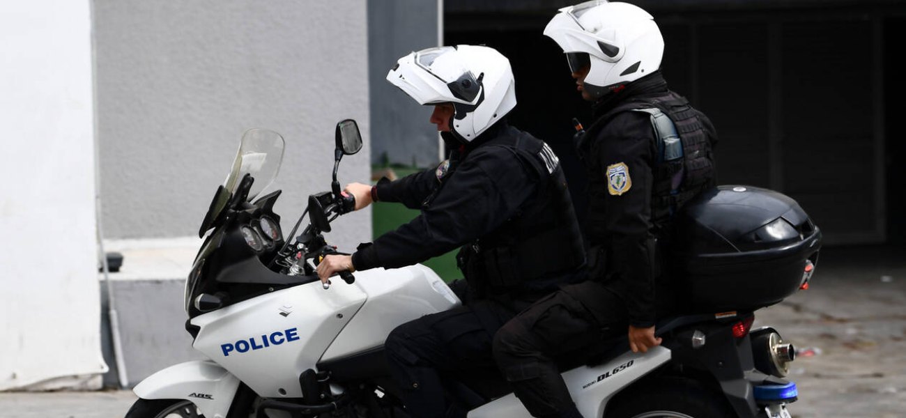 Θεσσαλονίκη: Πέταξαν τα ναρκωτικά από το αμάξι ενώπιον αστυνομικών