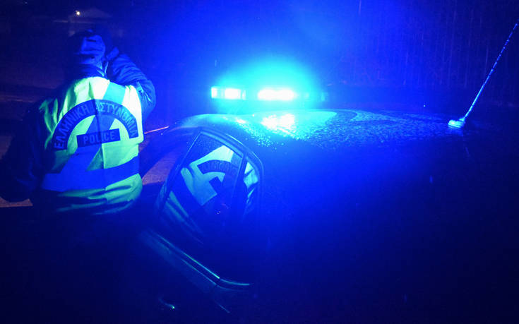 Καταδρομική επίθεση ακροαριστερών με βαριοπούλες στην Ερμού (φωτό)