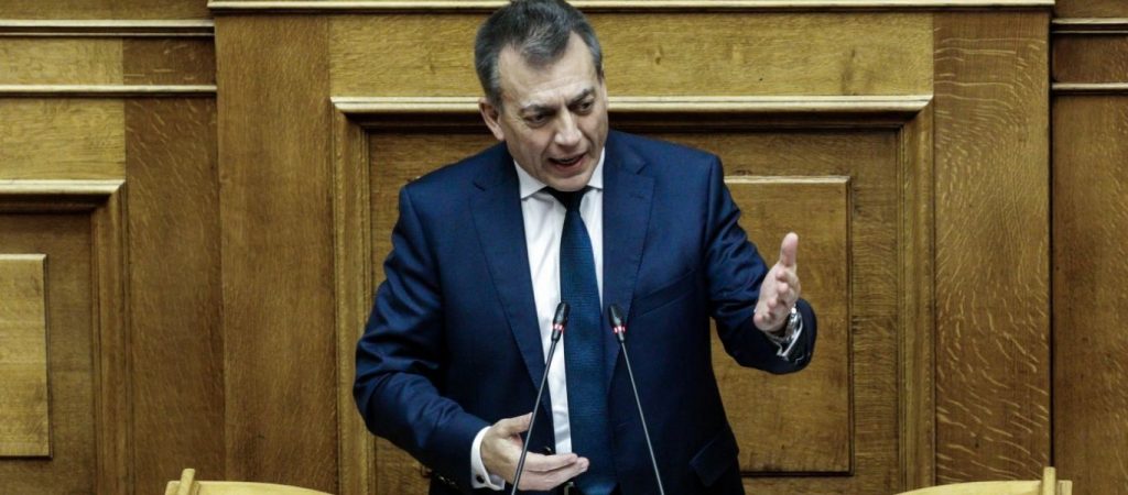 Οι συνταξιούχοι διαμαρτύρονται: «Επί των ημερών Βρούτση οι εκκρεμείς αιτήσεις για έξοδα κηδείας αυξήθηκαν κατά 11.762»