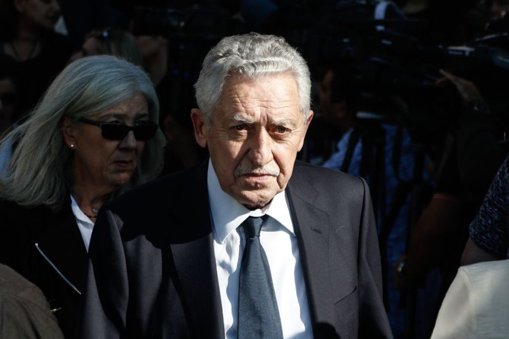 Ύπνε που παίρνεις… τα παιδιά: «Τον πήρε» λίγο ο Φ.Κουβέλης την ώρα που μιλούσε ο Α.Τσίπρας (φωτο)