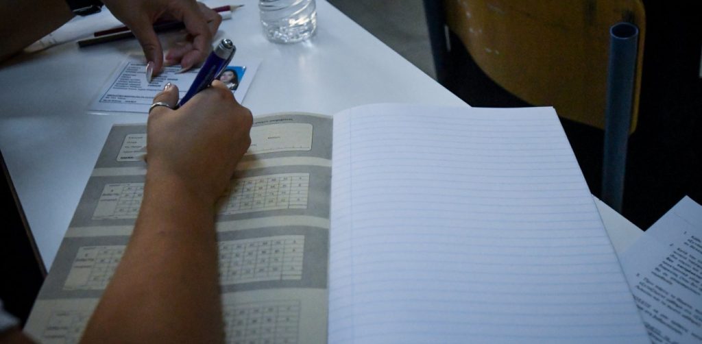 Λέρωσε το θεσμό: Η ακραία διαρροή θεμάτων που γκρέμισε το αδιάβλητο των πανελληνίων