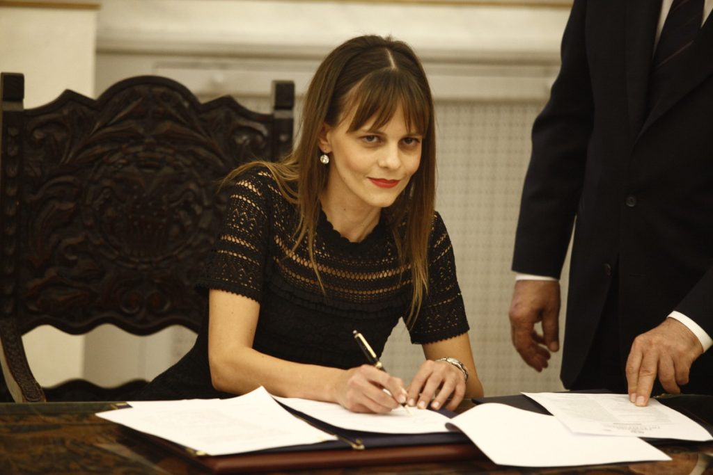 Ε.Αχτσιόγλου: «Έχουμε ξαναγυρίσει σε εποχές φτώχειας και δραματικές καταστάσεις»