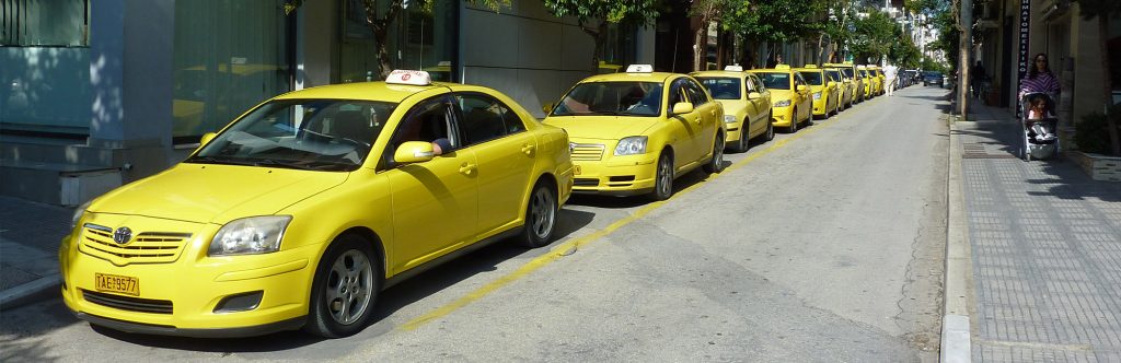 Αλλάζουν τα όρια επιβατών για ΙΧ, ταξί και βαν – Τι ισχύει για μάσκες, κλιματισμό και πρόστιμα