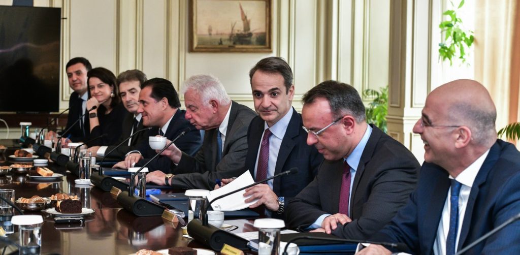 Συνεδριάζει αύριο το υπουργικό συμβούλιο – Αυτά τα θέματα θα «πέσουν στο τραπέζι»