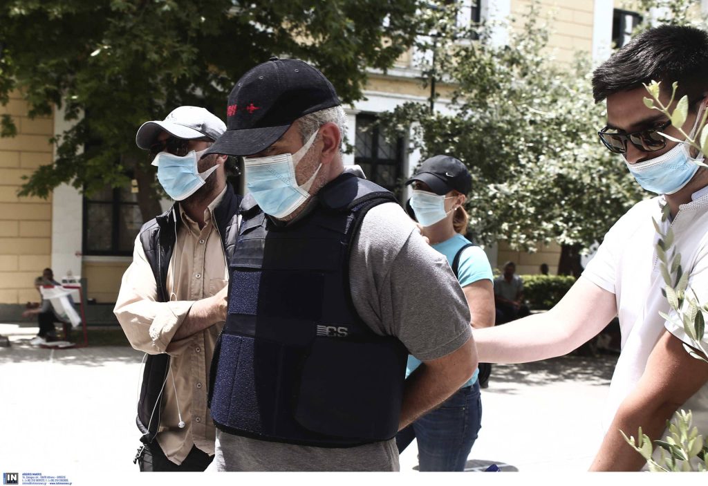 Υπόθεση απατεώνα «γιατρού»: Η βόμβα που σκότωσε επιχειρηματία στις έρευνες της ΕΛΑΣ – Πως συνδέονται;