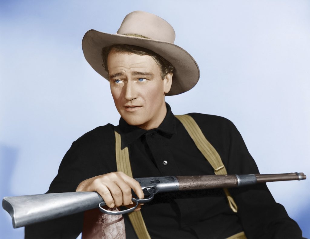 Ντ.Τραμπ: Απίστευτη ηλιθιότητα η πρόταση των Δημοκρατικών να αφαιρέσουν το όνομα του Τζ. Γουέιν από ένα αεροδρόμιο