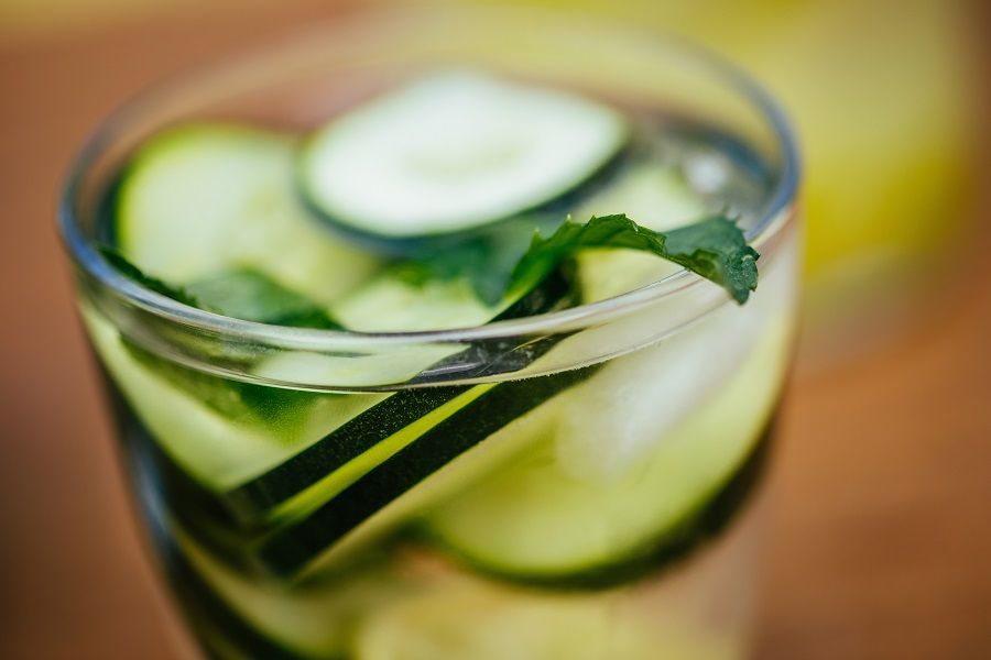 Ξεχάστε το νερό με λεμόνι: Το νερό με… μελιτζάνα είναι το νέο «όπλο» κατά των περιττών κιλών