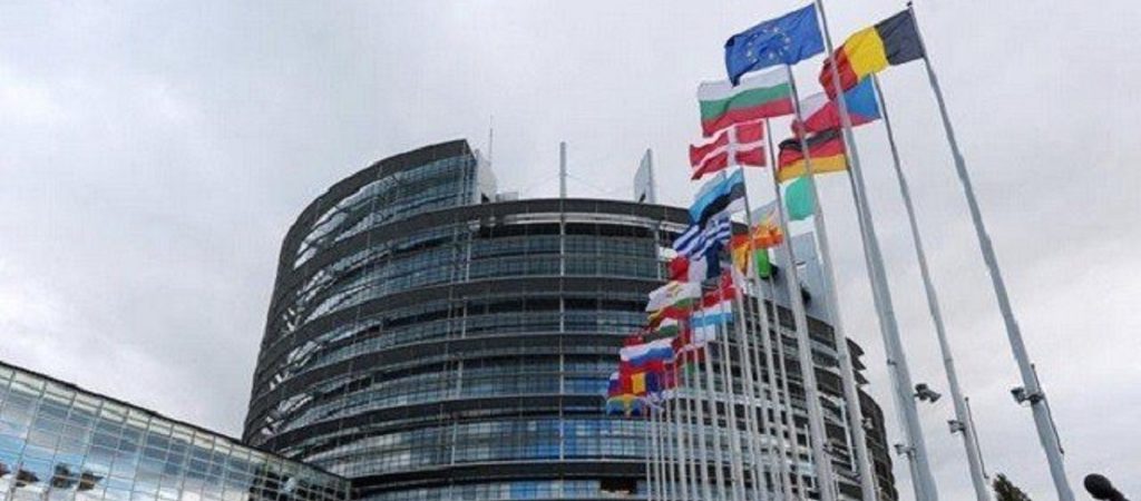 Ευρωβουλευτές: Τα χρήματα που αμείβονται – Οι μισθοί και τα προνόμια