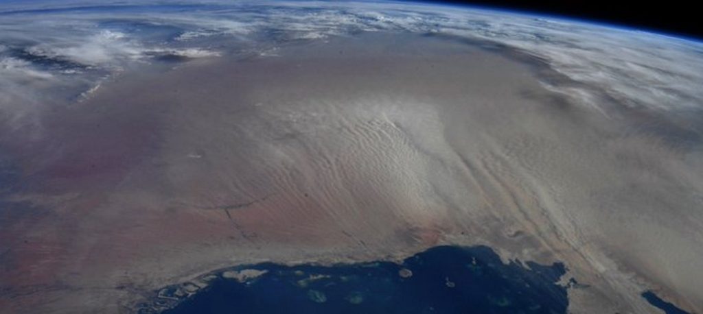 Σαχάρα: Αμμοθύελλα έφθασε μέχρι το… διάστημα (φώτο)
