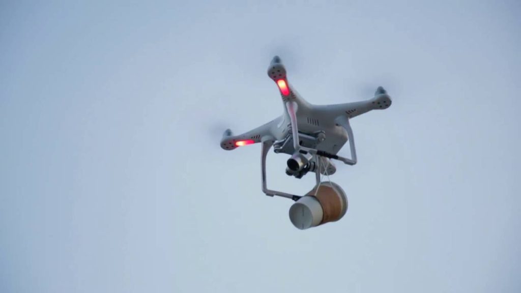 Ξεχάστε το ντελίβερι που ξέρατε – Τώρα στην Πάτρα γίνεται με… drone (βίντεο)