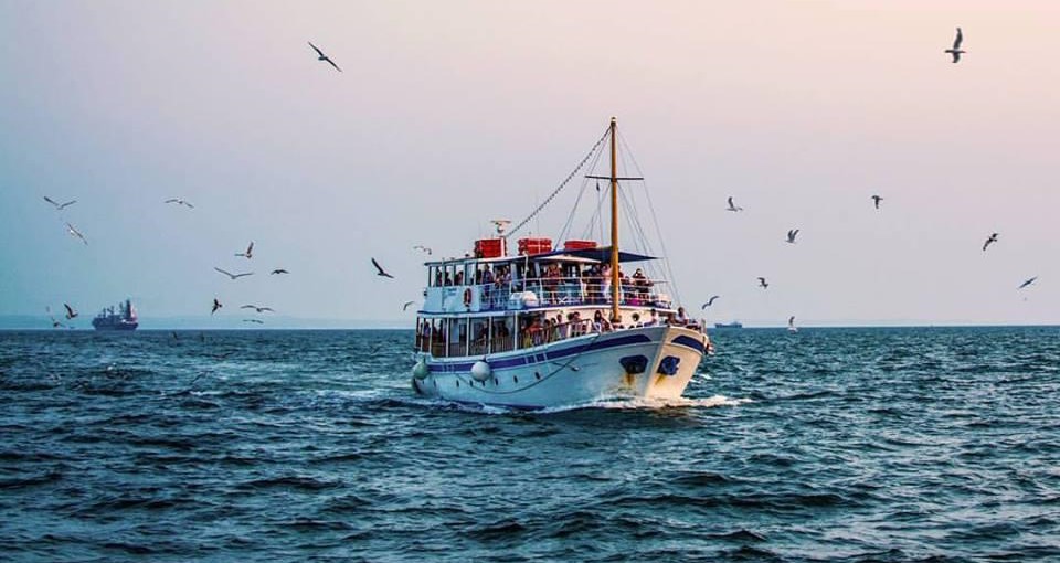 Θεσσαλονίκη: Και τρίτο καραβάκι προς τις παραλίες