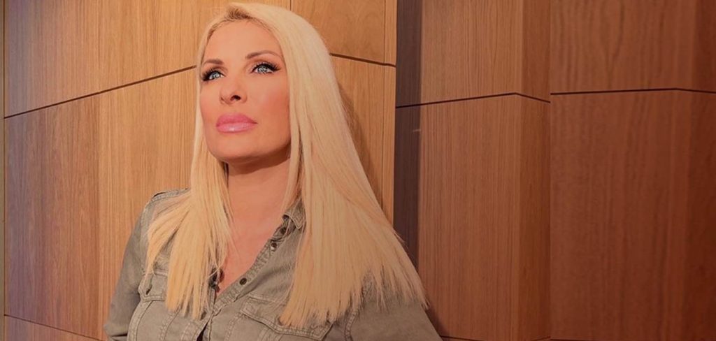 Ελένη Μενεγάκη: Η showbiz την αποχαιρετά μετά το τηλεοπτικό της φινάλε (φωτό)