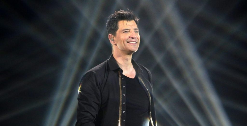 Βόλος: «Τετ-α-τετ» Σ.Ρουβά και Α.Μπέου – «Κλείδωσε» η επιχειρηματική δραστηριότητα του τραγουδιστή (φώτο)