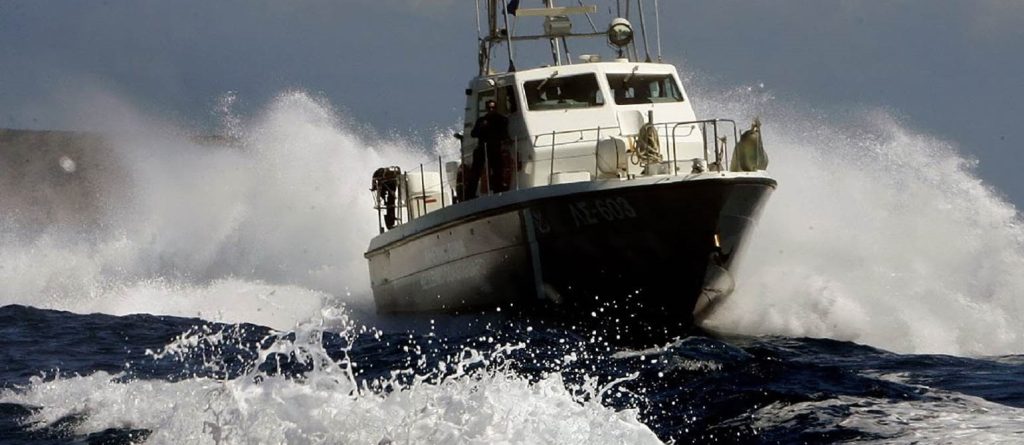 Χανιά: Επιχείρηση για ύποπτο φουσκωτό ταχύπλοο με όπλα