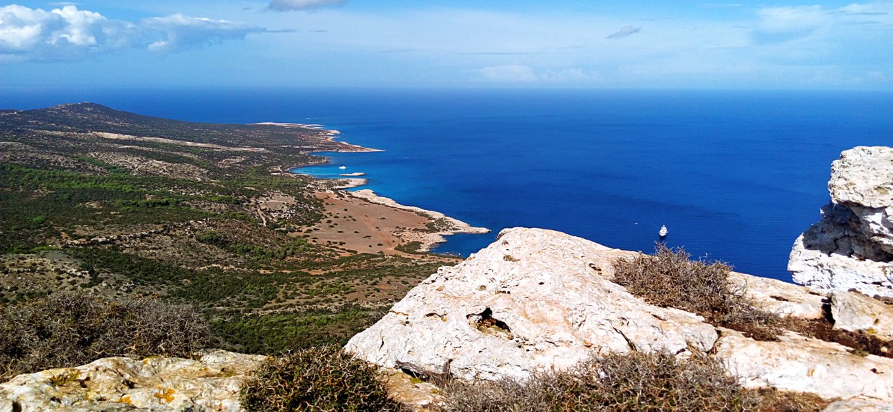 Κύπρος: Ζευγάρι Ελλήνων έπεσε από γκρεμό στον Ακαμά και σώθηκε