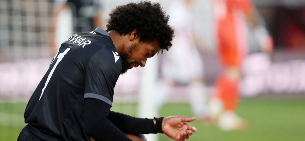 Θερμό επεισόδιο οπαδών ΠΑΟΚ – Μπίσεσβαρ: «Σε ευχαριστούμε για όλα αλλά… κόψε το περπάτημα»