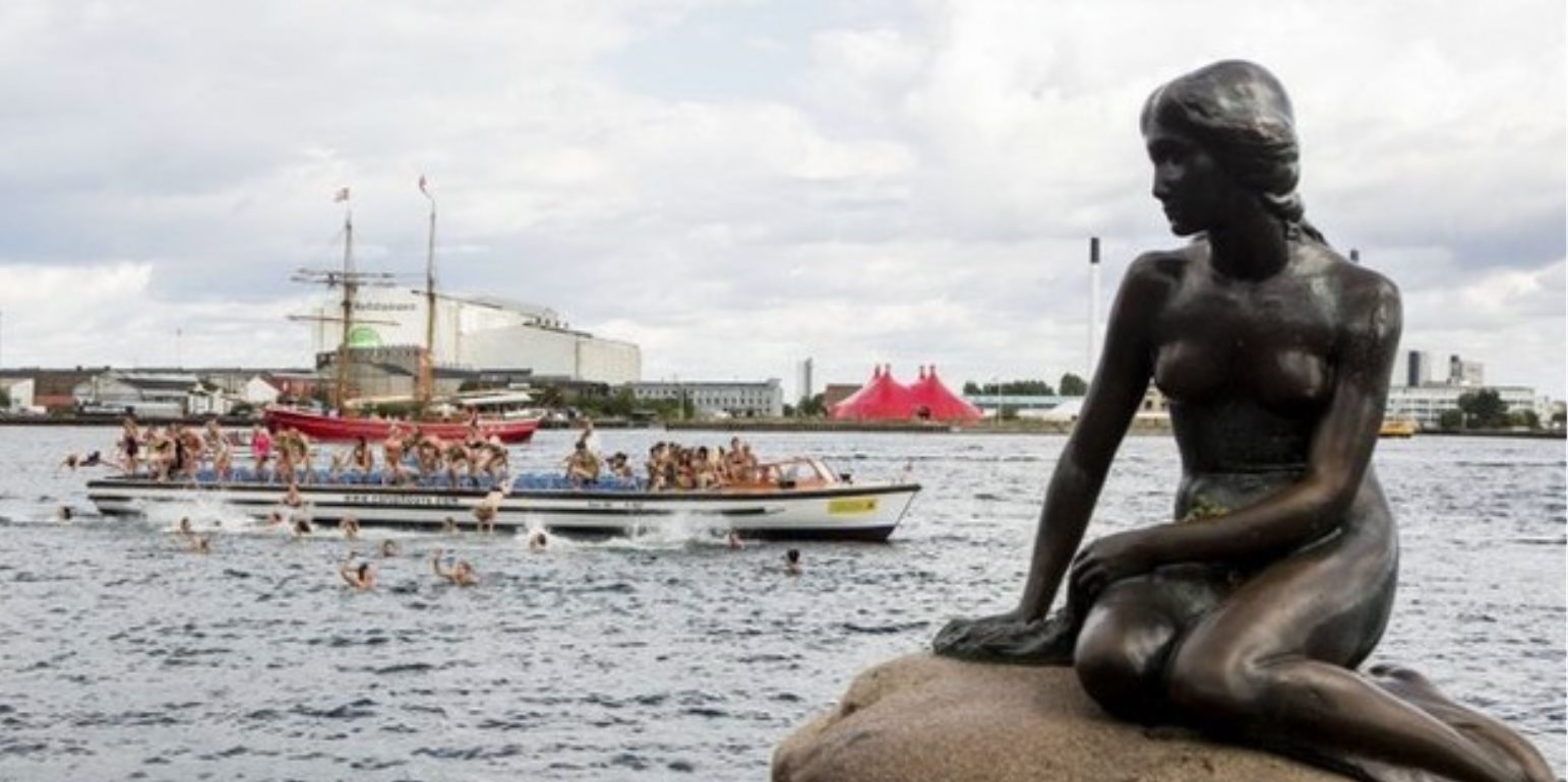 Τι άλλο θα δούμε: Έγραψαν πάνω στη μικρή γοργόνα της Κοπεγχάγης «ρατσιστικό ψάρι»