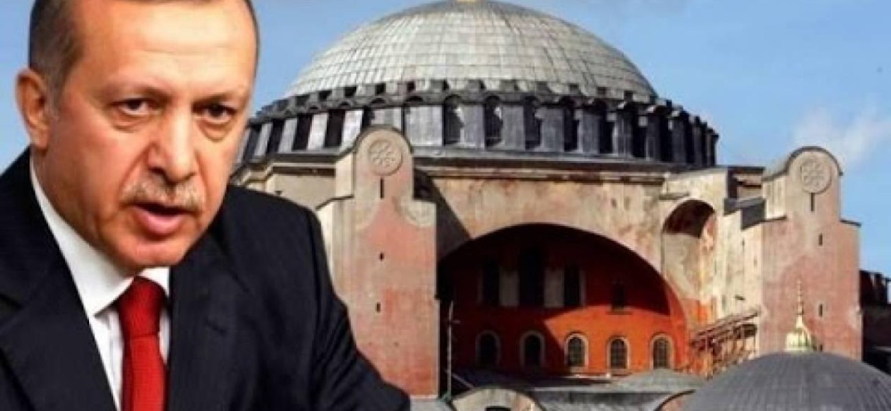 Επίθεση Ερντογάν προς όλους: «Δεν έχει κανείς το δικαίωμα να παρεμβαίνει στους χώρους προσευχής»