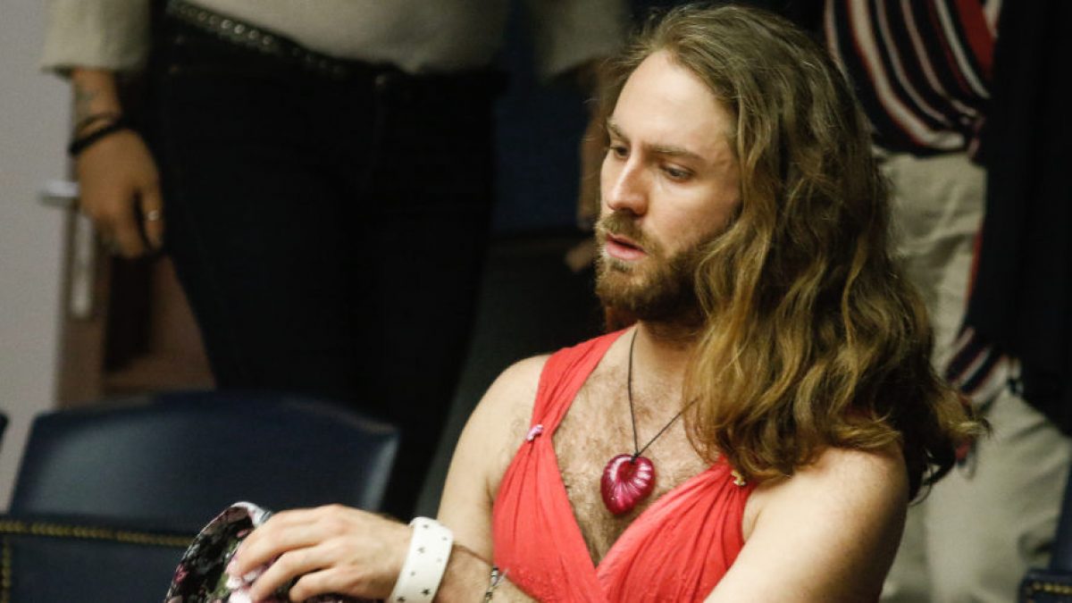 Τζέισον Αντιγόνη: Ζητά από τον Κ.Μητσοτάκη να κατοχυρώσει τον γκέι γάμο