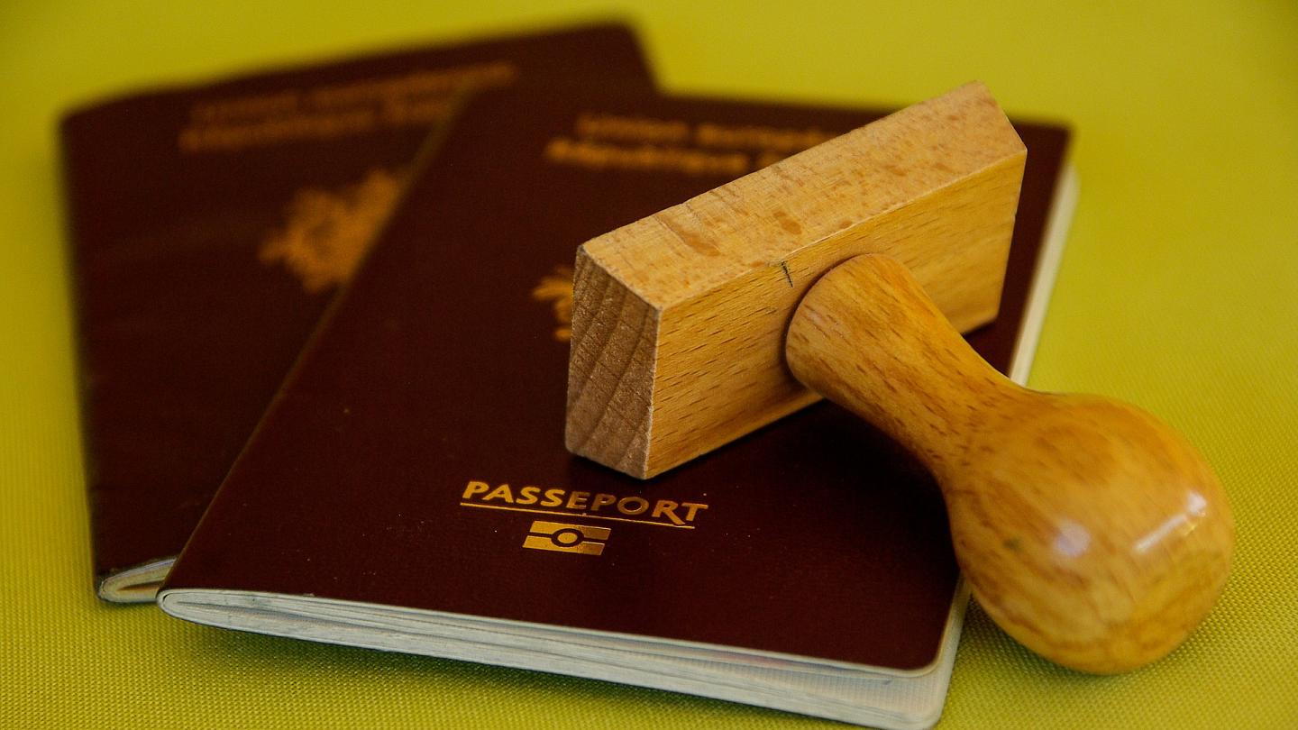 Μάλτα: Αίτηση για διαβατήριο μόνο αν ζήσεις πρώτα στη χώρα