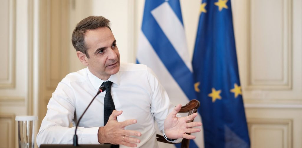 Ο Κυριάκος Μητσοτάκης μιλά στον Τάκη Φύσσα για τον θρίαμβο του Euro 2004 (βίντεο)