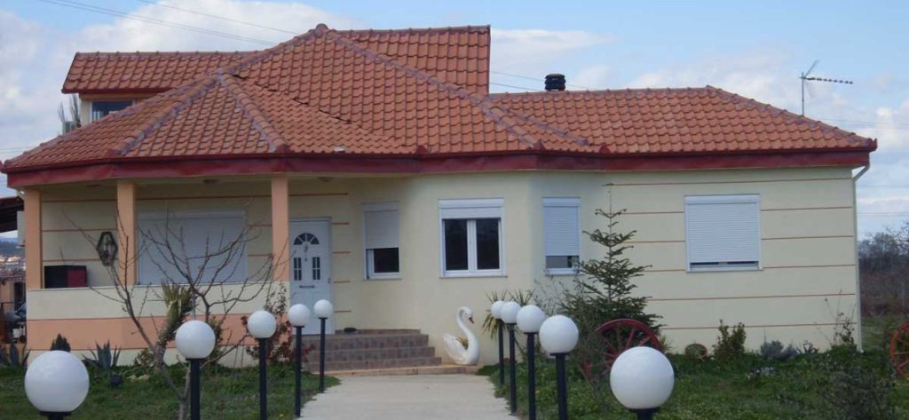 Η αχαριστία στο μεγαλείο της: Δώρισε σπίτι στην ανιψιά του και αυτή τον έβαλε στο γηροκομείο