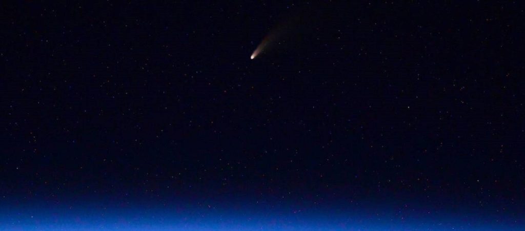 Ο φωτεινότερος κομήτης των τελευταίων επτά ετών πέρασε κοντά από τη Γη (βίντεο)