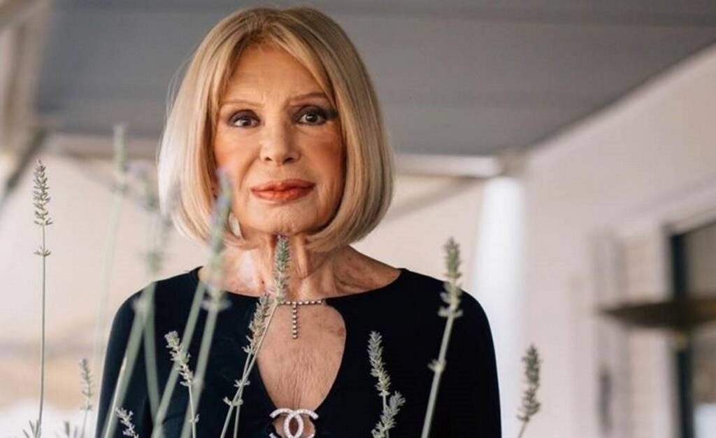 Ρίκα Διαλυνά για Λάμπρο Κωνσταντάρα: «Μας έδειχνε συνέχεια φωτογραφίες ερωτικού περιεχομένου και γέλαγε»