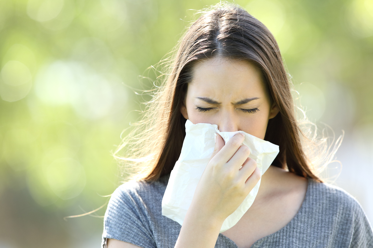 Αλλεργίες το καλοκαίρι: Τι να προσέχετε με τα αντιισταμινικά – Τι να κάνετε σε σπίτι και ξενοδοχείο