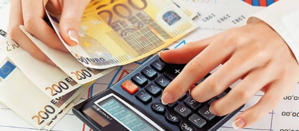 Υπ.Οικονομικών: Όσα πρέπει να γνωρίζετε για τη μείωση των φορολογικών συντελεστών