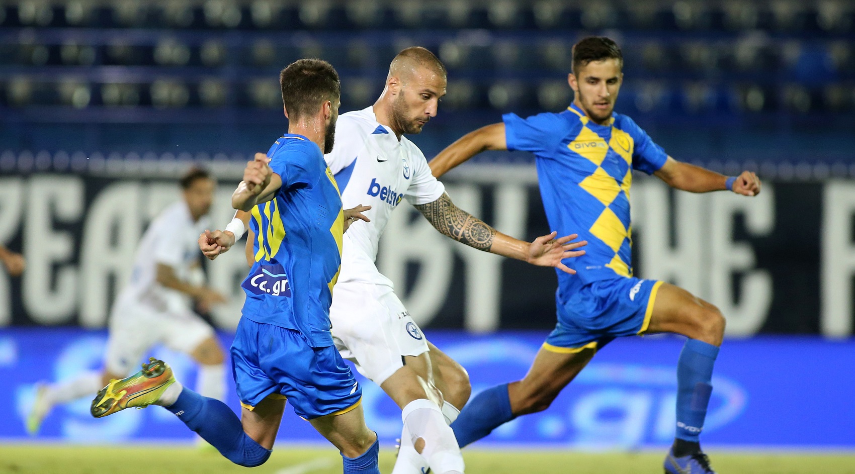 Πολύ σκληρός για να πεθάνει: Βαθμός «ανάσα» για τον Παναιτωλικό – (2-2) στο Περιστέρι