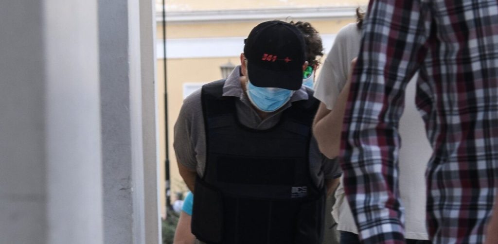 Νέα καταγγελία για τον απατεώνα «γιατρό»: Κοπέλα με σκλήρυνση συνέχιζε τη θεραπεία του μέχρι σήμερα