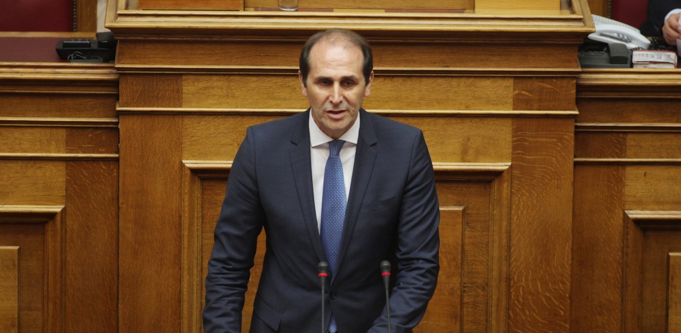 Α. Βεσυρόπουλος: «Η κυβέρνηση επιχειρεί παρεμβάσεις για να μειώσει τις επιβαρύνσεις στον ΦΠΑ»