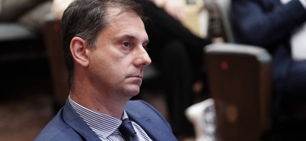 Επίθεση Χ. Θεοχάρη προς ΣΥΡΙΖΑ: «Το μόνο που ξεπερνάει την άγνοια σας είναι το θράσος σας»