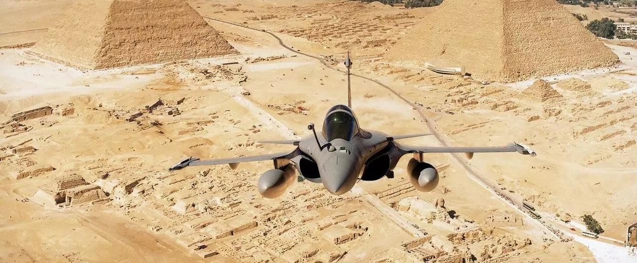 Αραβικά ΜΜΕ για βομβαρδισμό στην αλ-Ουατίγια: Δεν ήταν Mirage των ΗΑΕ αλλά αιγυπτιακά ή γαλλικά Rafale