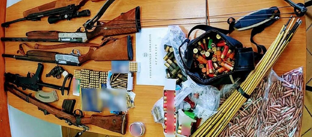 Αγρίνιο: Άνδρας είχε μετατρέψει το σπίτι του σε… οπλοστάσιο