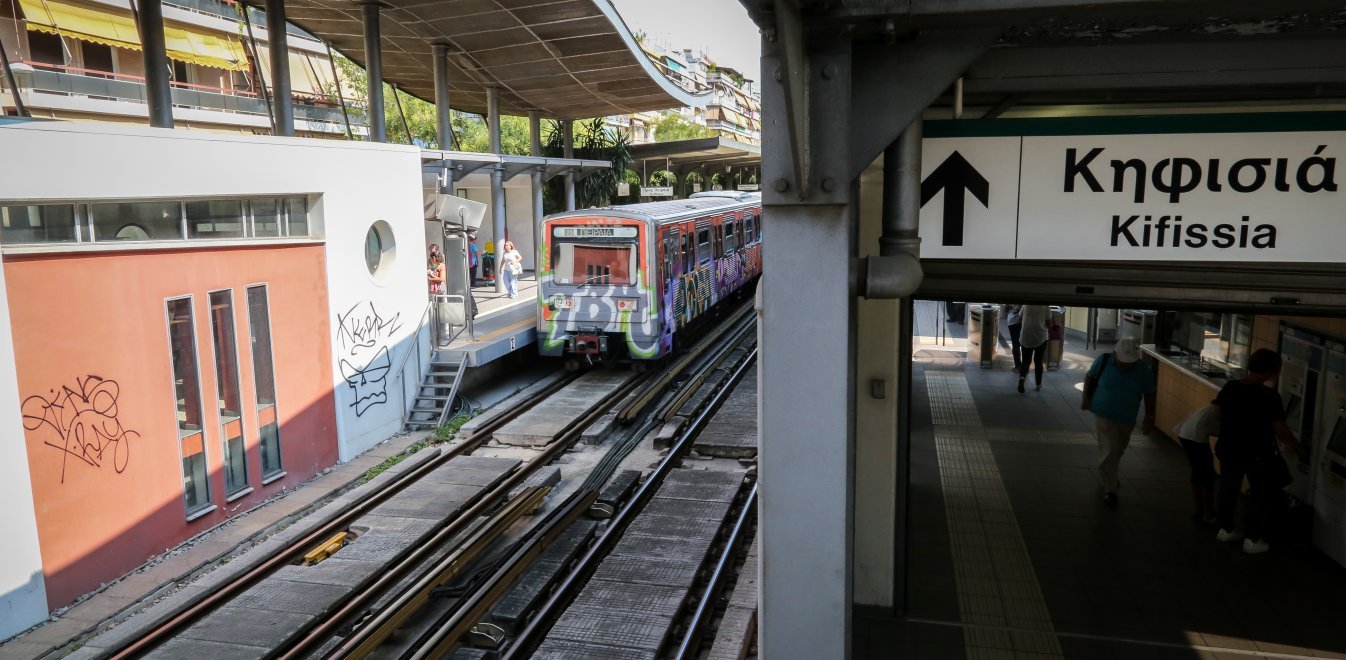 Εκτροχιάστηκε συρμός του ΗΣΑΠ στην Κηφισιά: 8 τραυματίες (βίντεο) (upd)