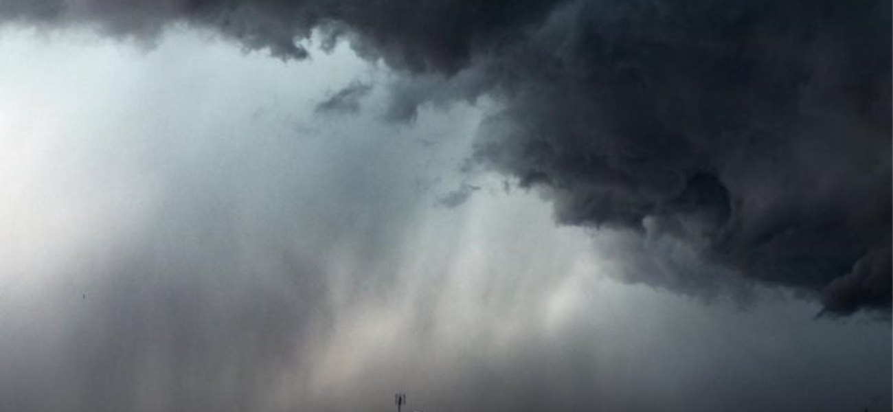 Καιρός: Ισχυρή καταιγίδα στην Γλυφάδα – Έριξε ακόμα και χαλάζι (βίντεο)