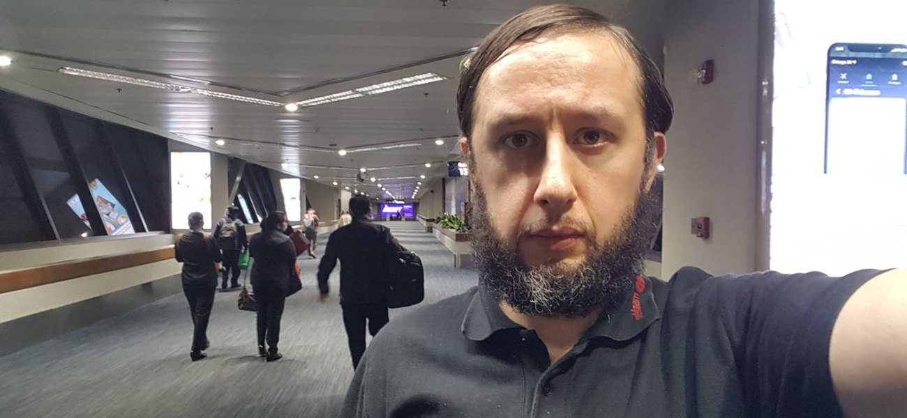 Έκκληση τουρίστα από την Εσθονία: «Έχω κολλήσει στο αεροδρόμιο της Μπανγκόκ από τις 20 Μαρτίου» (φώτο & βίντεο)