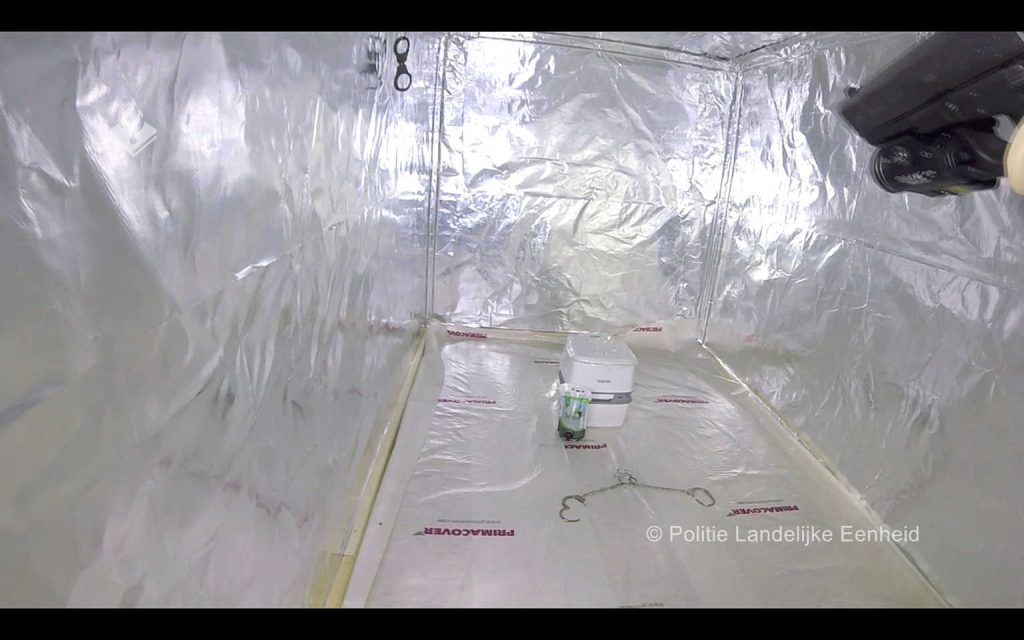 Ολλανδία: Βρέθηκαν κοντέινερ που είχαν μετατραπεί σε θαλάμους βασανιστηρίων (φώτο)