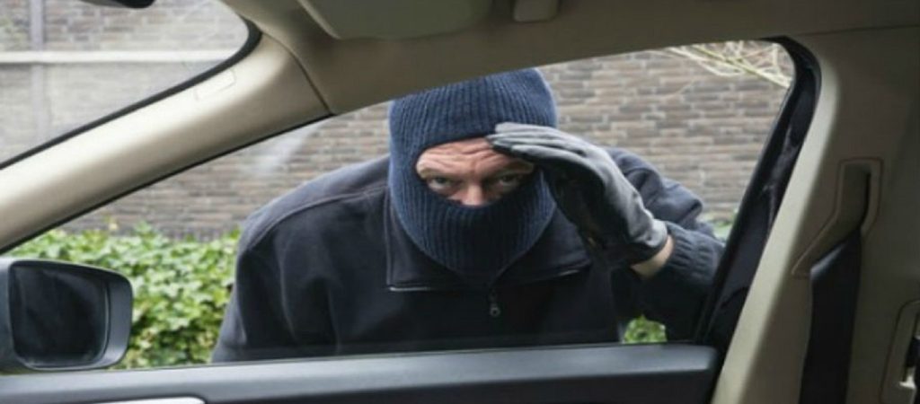 Αιτωλικό: Τους «τσάκωσαν» επ’ αυτοφώρω να κλέβουν αυτοκίνητα