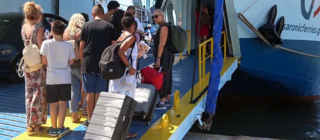 ΓΣΕΕ: Όσα πρέπει να ξέρετε για την ετήσια άδεια εργαζομένων – Πόσες μέρες δικαιούστε