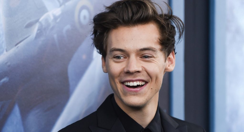 O Χάρι Στάιλς διαβάζει ιστορίες για να κοιμηθείτε